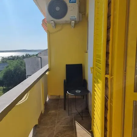 Alen Apartment Dinjiska